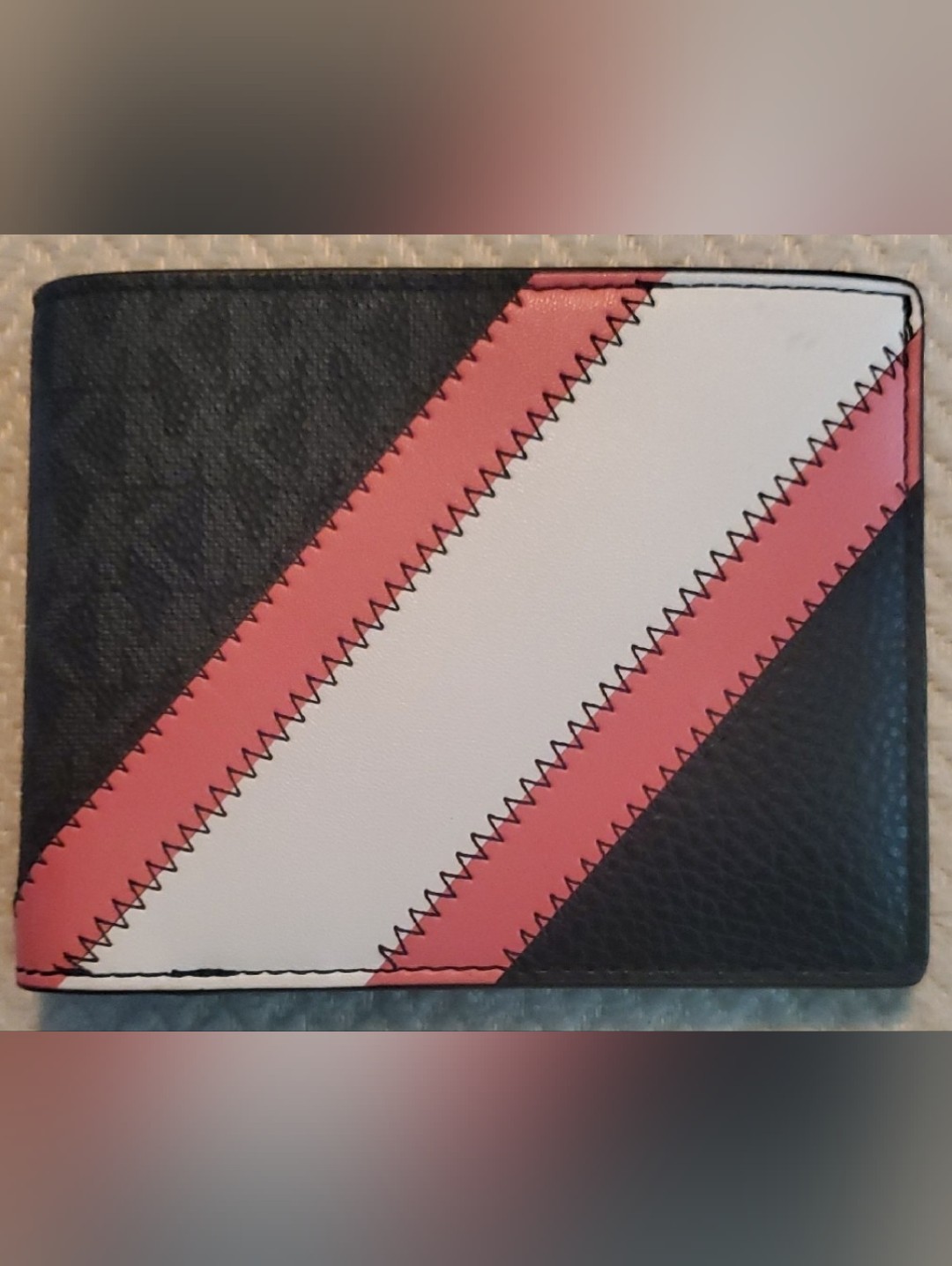 Micheal Kors Bi-Fold Wallet/Unisex